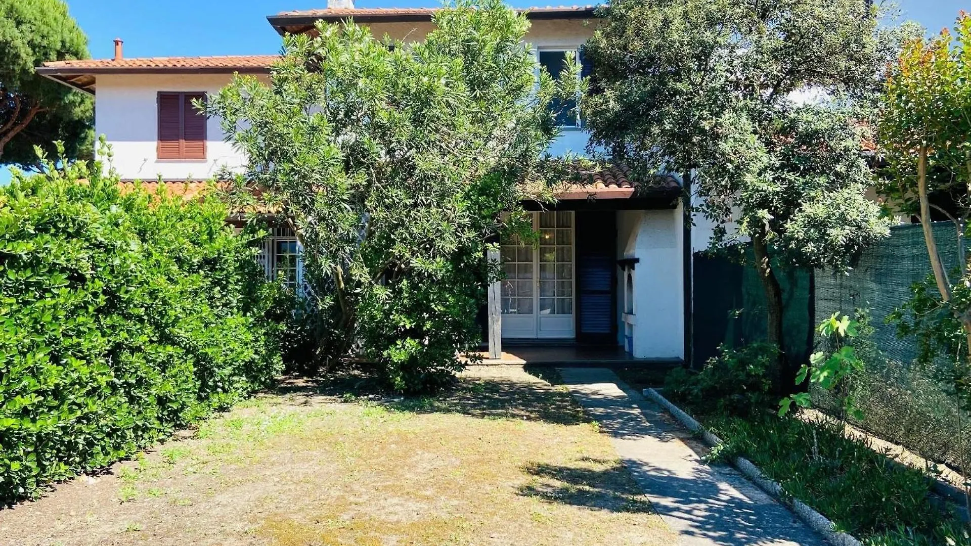 Ferienhaus In Lido Delle Nazioni Mit Privatem Garten